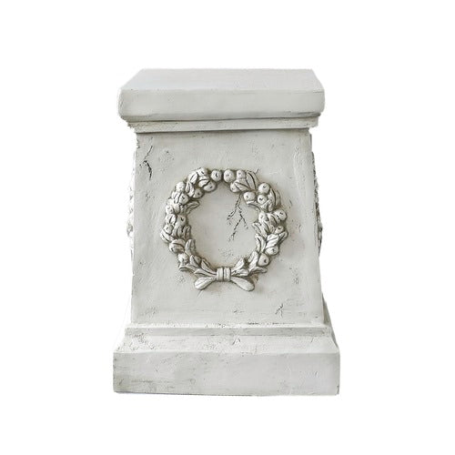 Wreath Pedestal 18