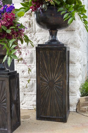 Caston Pedestal